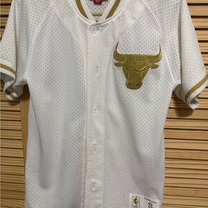 Mitchell & Ness White Mesh Jersey with Gold Stripe.  White superb for going out